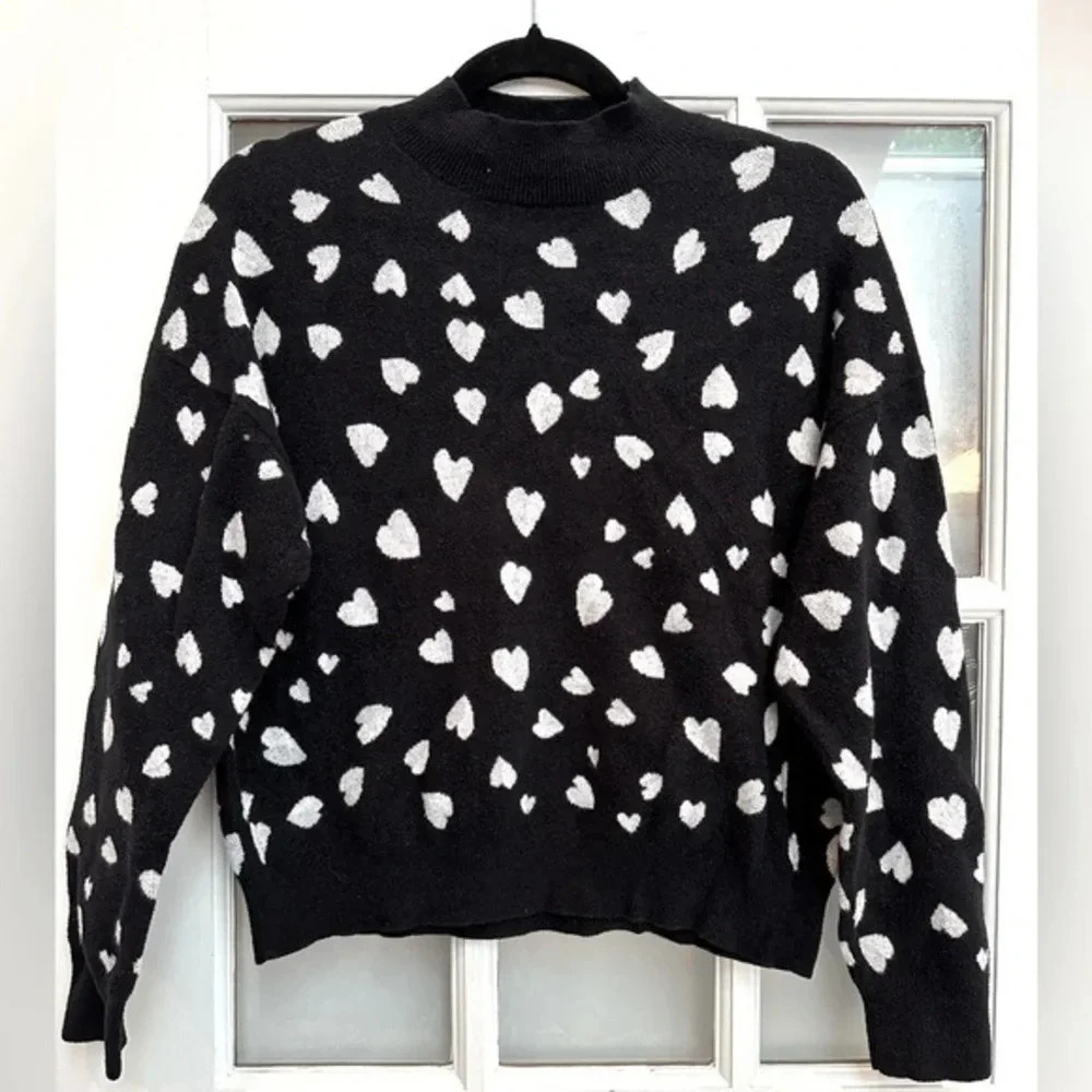 Ann Taylor Black w/ White Hearts Long Sleeve Sweater Size M Medium